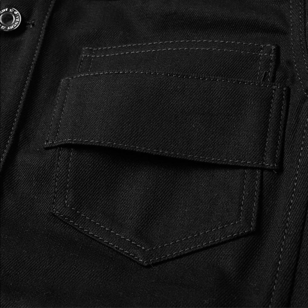 GIVENCHY - Picture 8 of 16